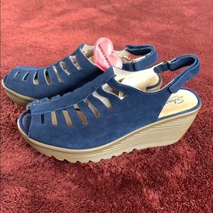 Sketchers memory foam blue sandals strappy 10 NEW